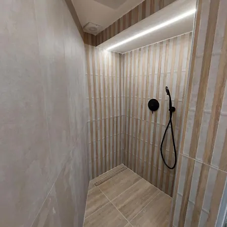 Evans House Ii One Bedroom Maisonette *