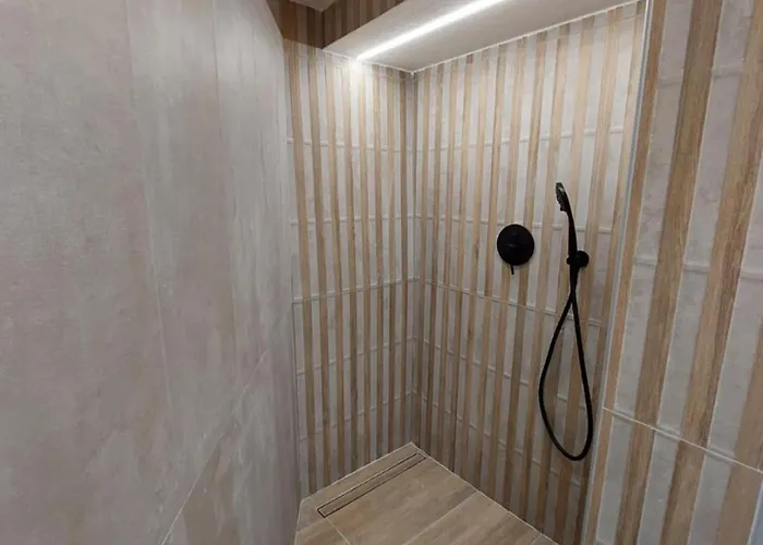 Evans House Ii One Bedroom Maisonette *